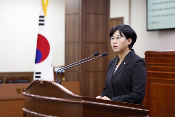 순천시의회 이세은 의원이 본회의장에서 발언하고 있는 모습